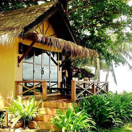 Nautilus Right On The Beach Resort Ko Lanta Buitenkant foto